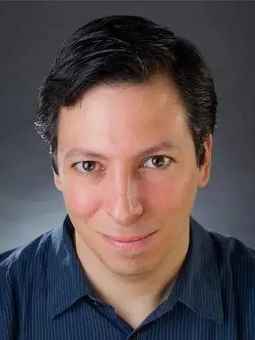 randy bruno headshot cropped2